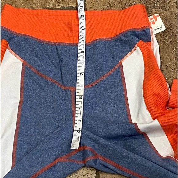 Free People FP Movement Undercover soft Leggings Blueberry Combo L NWT perfect - Picture 13 of 13